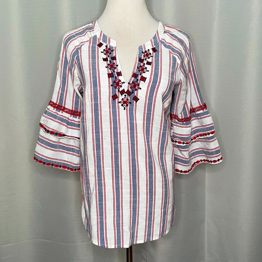 Skies Are Blue bell sleeve embroidered top. (Runs tad small)